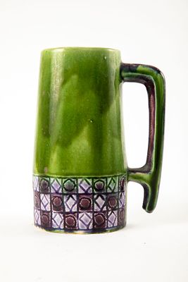 גופר - קנקן קרמיקה ירוק. גובה 16 ס"מ