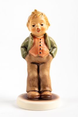 Goebel גרמניה - Steadfast soprano. פיגורינה בעיצוב M.I.Hummel 
מ 2005-6 
גובה 10 ס"מ