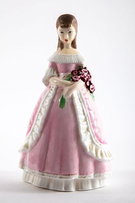 Royal Worcester אנגליה - Modesty פיגורינת נערה בשמלה ורודה, . גובה 16 ס"מ