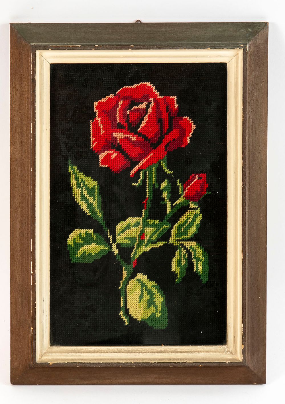גובלן ורד על רקע שחור. ממוסגר,
מידות המסגרת 28x40 ס"מ