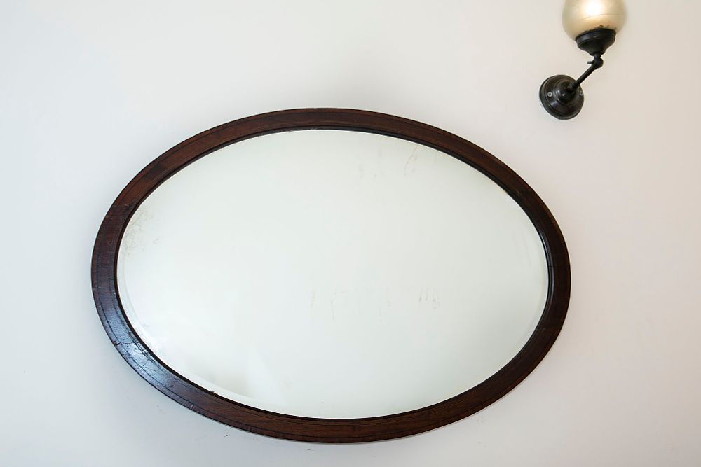 מראת כניסה אובאלית. 82x58 ס"מ