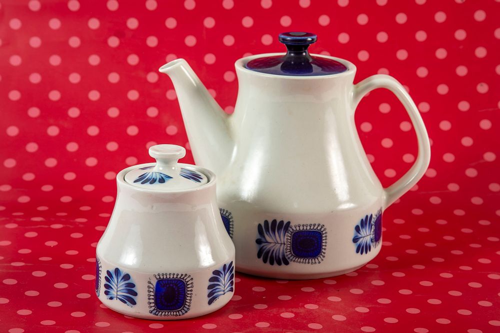 Inka Flameware נורבגיה - קומקום וסוכרון . גובה הקומקום 18 ס"מ