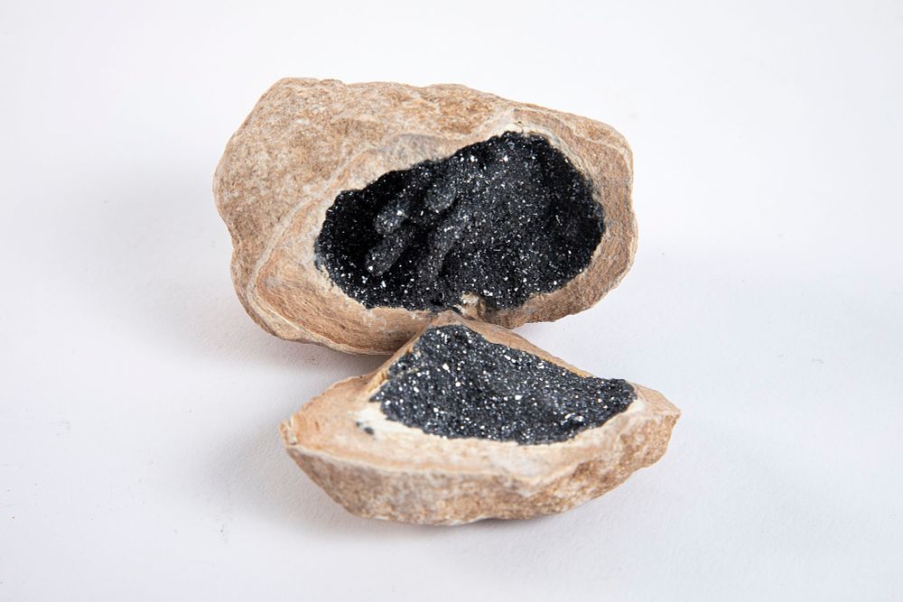גאוֹדת (Geode) המטייט, מברזיל משנות ה-60 
. אורך 8 ס"מ