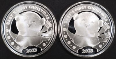 (2) 1 OZ .999 SILVER 2023 BABYS FIRST XMAS ROUNDS. WEEKLY COIN & CURRENCY AUCTIONS ESTIMATE $100 