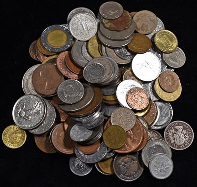5 LBS FOREIGN COINS. WEEKLY COIN & CURRENCY AUCTIONS ESTIMATE $100 - $150.