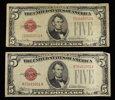 (2) 1928 RED LABEL $5 NOTE. TOP RATED AUCTION HOUSE ESTIMATE $75 - $100.
