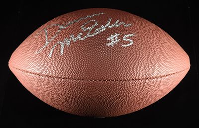 DARREN MCFADDEN AUTOGRAPHED FOOTBALL. W/ COA (ALL AUTOGRAPHED ITEMS SOLD AS IS. THERE ARE NO 