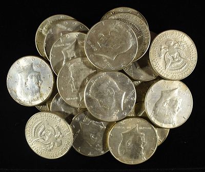 (20) 40% SILVER KENNEDY HALF DOLLARS. WEEKLY COIN & CURRENCY AUCTIONS ESTIMATE $360 - $410.