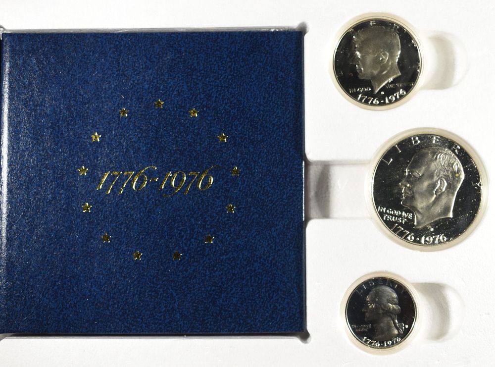 1776-1976 3-COIN PROOF SET. BID WITH SILVER CITY AUCTIONS ESTIMATE $75 - $100.
