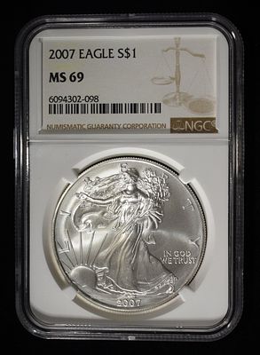 2007 AMERICAN SILVER EAGLE NGC MS69. LEADERS IN ON-LINE AUCTIONS ESTIMATE $100 - $150.