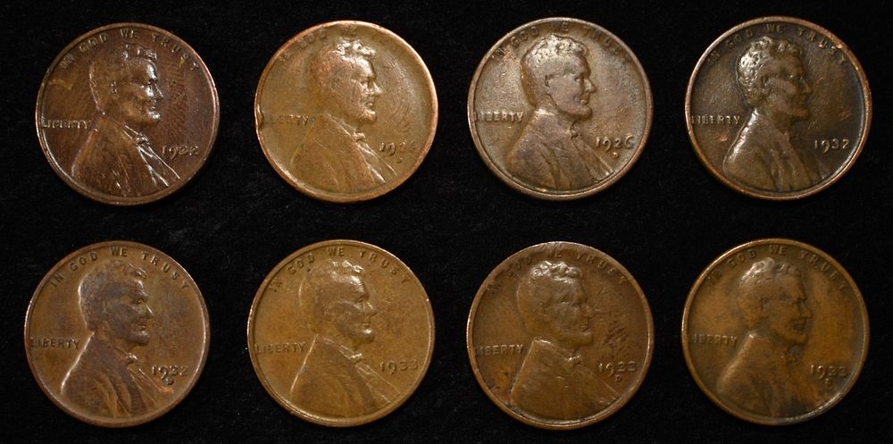 8 NICE EARLY SEMIKEY WHEAT CENTS. (2) 26-D, (2) 32-P, 32-D, 33-P & (2) 33-D ESTIMATE $60 - $80.