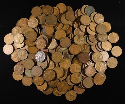 200 WHEAT CENTS 30'S. WEEKLY COIN & CURRENCY AUCTIONS ESTIMATE $100 - $130.