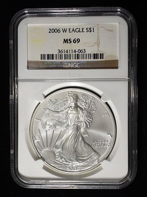 2006-W AMERICAN SILVER EAGLE NGC MS69. WEEKLY COIN & CURRENCY AUCTIONS ESTIMATE $110 - $160.