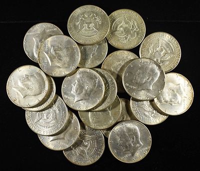 (20) 40% SILVER KENNEDY HALF DOLLARS. WEEKLY COIN & CURRENCY AUCTIONS ESTIMATE $360 - $410.