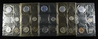 (5) 1962 PARTIAL MINT SETS MISSING 50C & 1 CENT. WEEKLY COIN & CURRENCY AUCTIONS ESTIMATE $150 - 