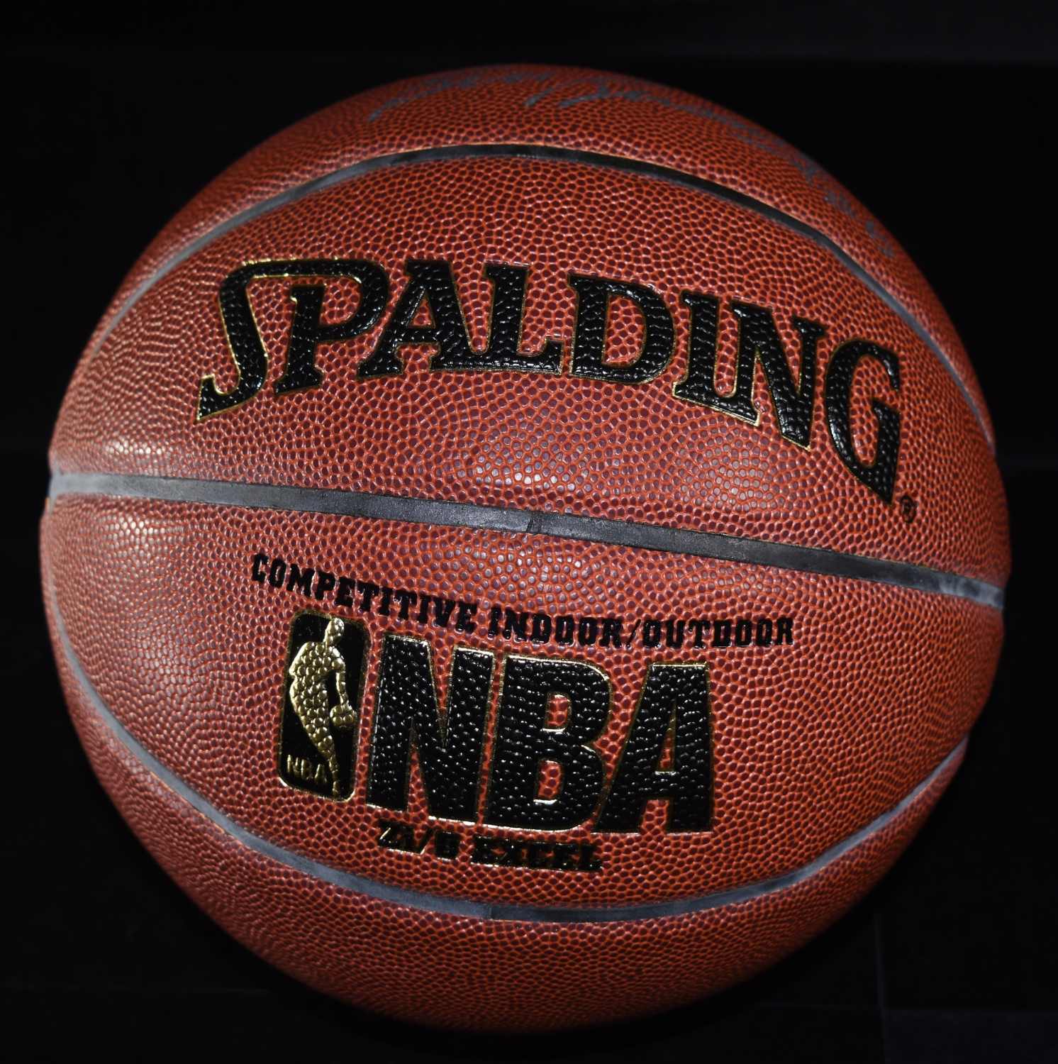 BILL RUSSELL SIGNED BASKETBALL W/COA