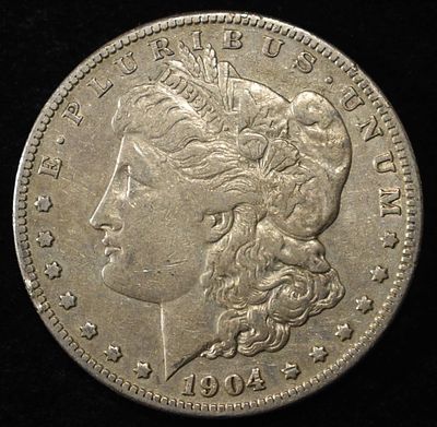 1904-S MORGAN DOLLAR XF. WEEKLY COIN & CURRENCY AUCTIONS ESTIMATE $450 - $500.