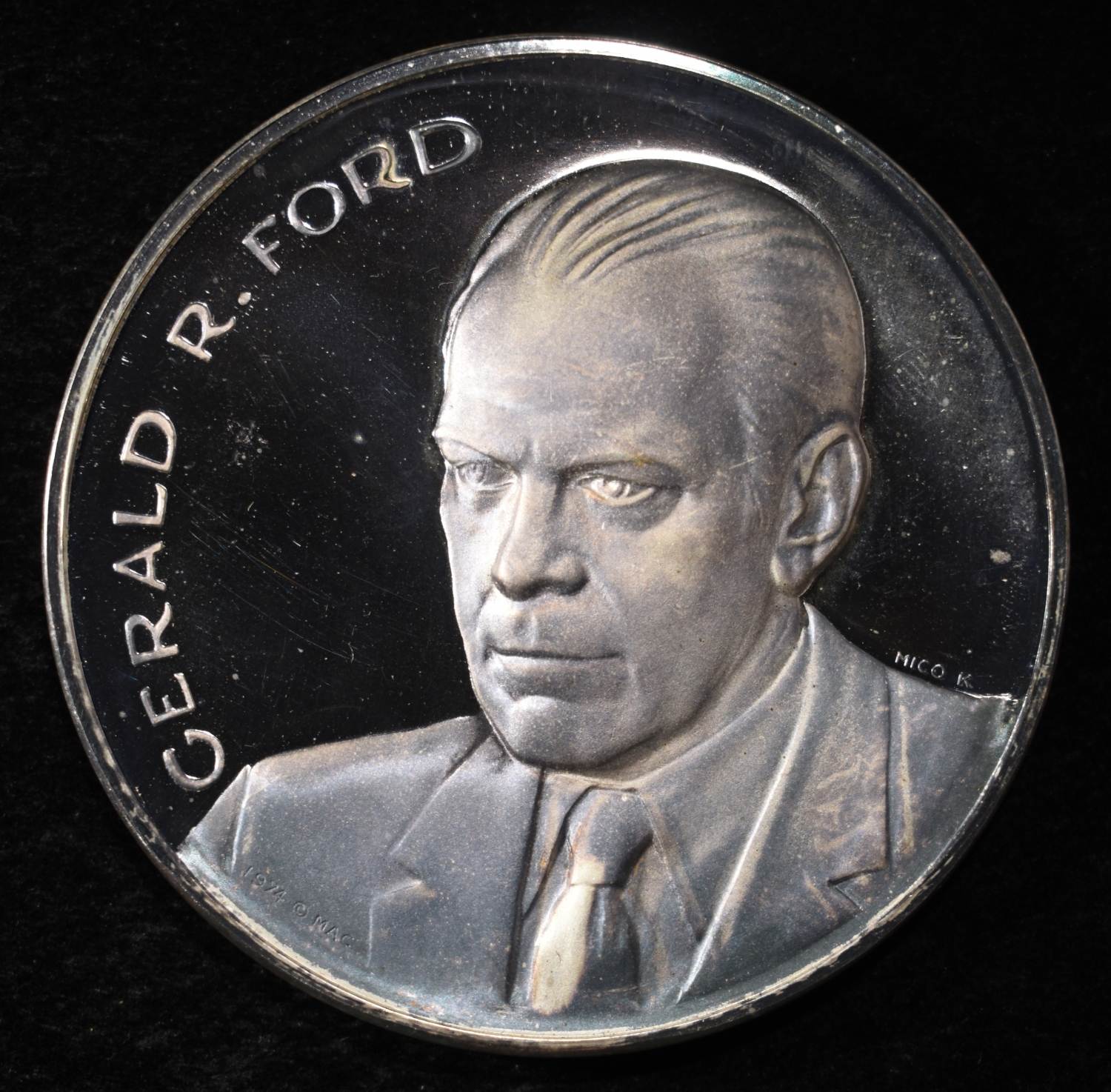 GERALD R. FORD 5 OZ .999 SILVER ROUND
