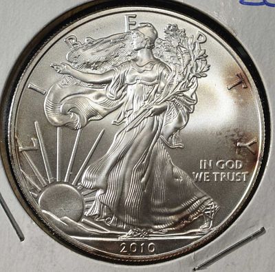 2010 AMERICAN SILVER EAGLE. TOP RATED AUCTION HOUSE ESTIMATE $100 - $150.