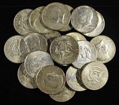(20) 40% SILVER KENNEDY HALF DOLLARS. BID WITH SILVER CITY AUCTIONS ESTIMATE $340 - $390.