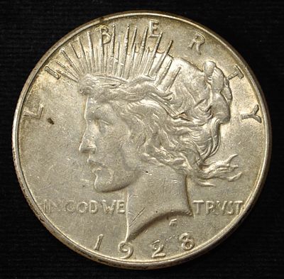 1928-S PEACE DOLLAR AU. WEEKLY COIN & CURRENCY AUCTIONS ESTIMATE $130 - $150.