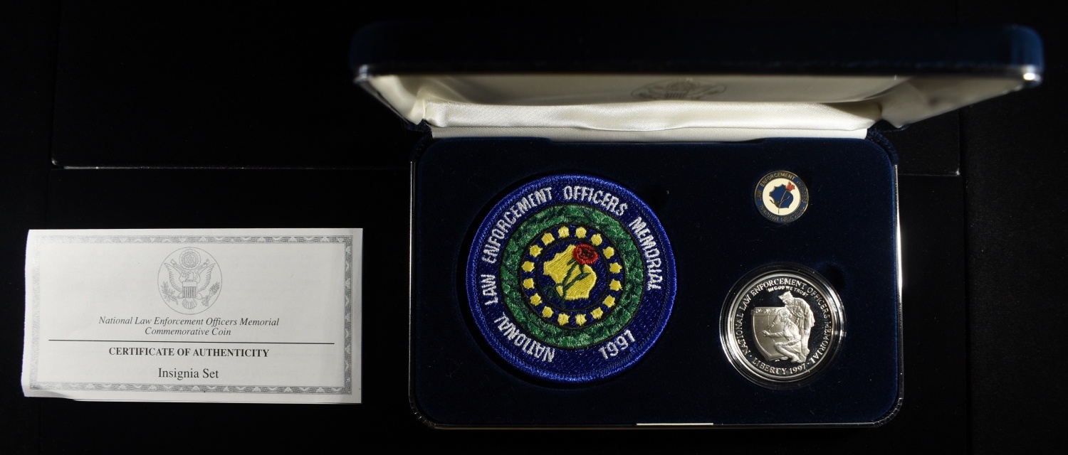1997-P LAW ENFORCEMENT MEMORIAL INSIGNIA SET