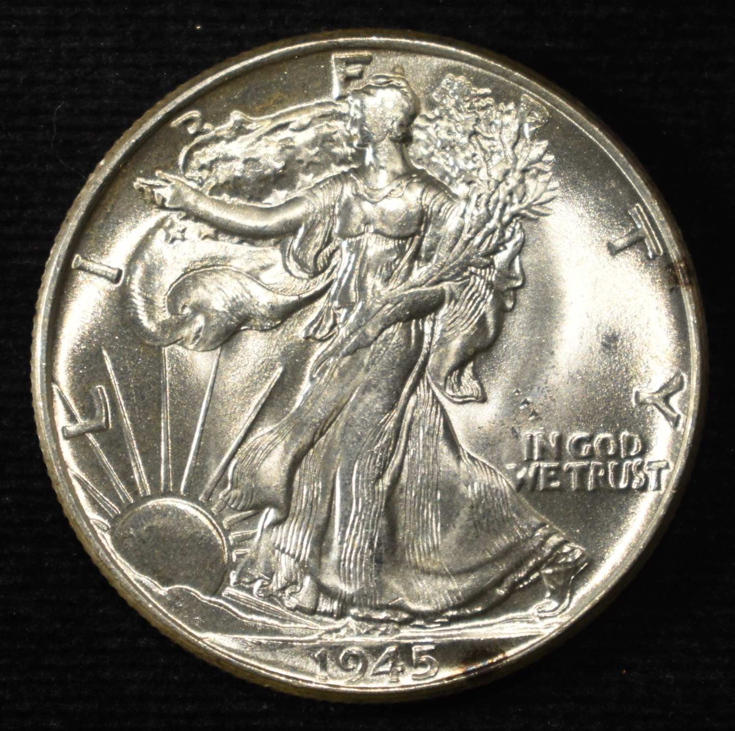 1945 WALKING LIBERTY HALF DOLLAR CH/GEM BU
