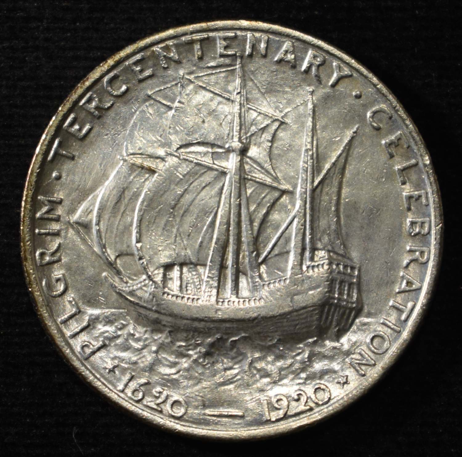 1920 PILGRIM COMMEM HALF DOLLAR AU