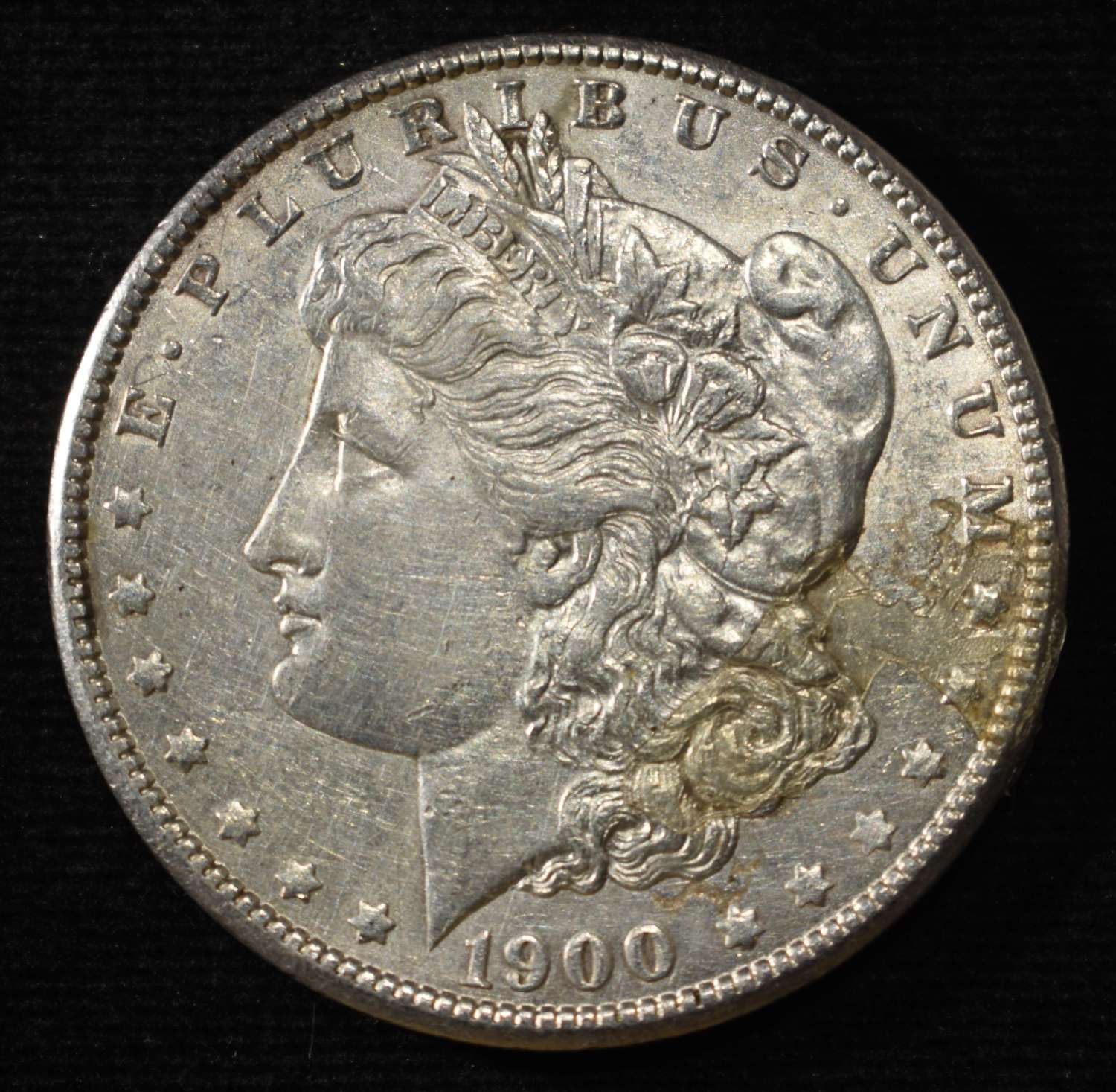 1900 MORGAN DOLLAR