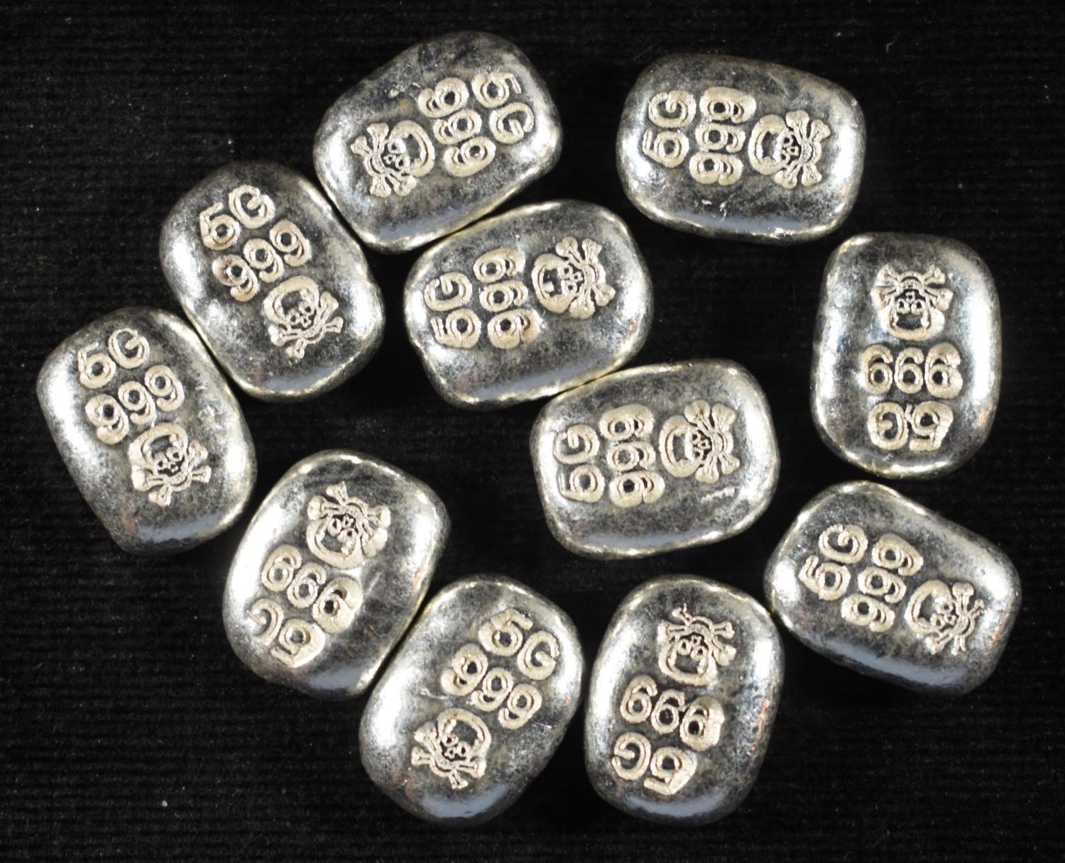 (11) 5 GRAM SILVER BARS