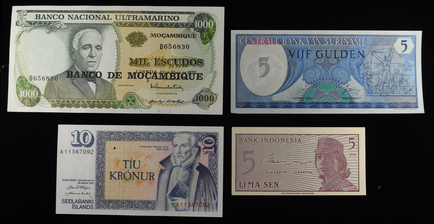 FOREIGN BANK NOTES LOT