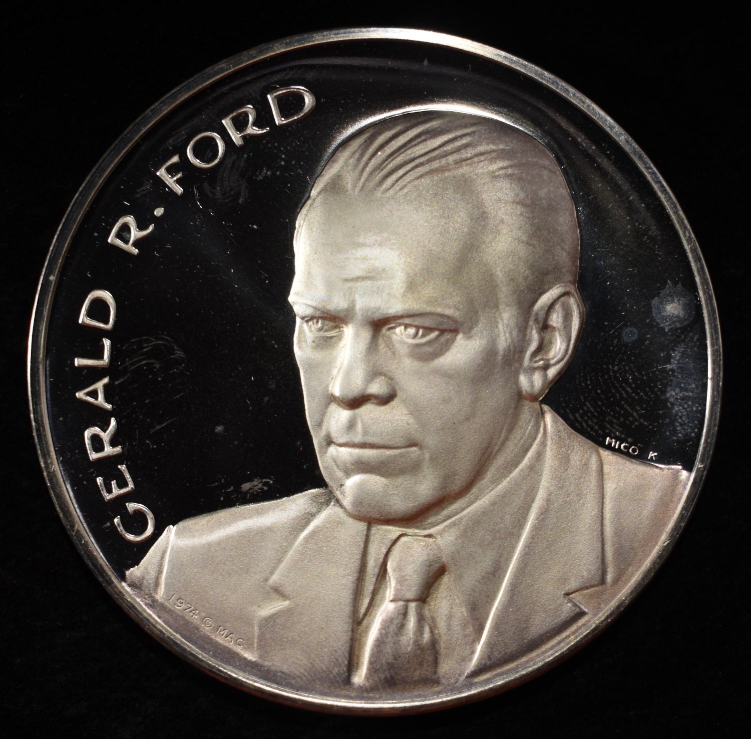 GERALD R. FORD 5 OZ .999 SILVER ROUND
