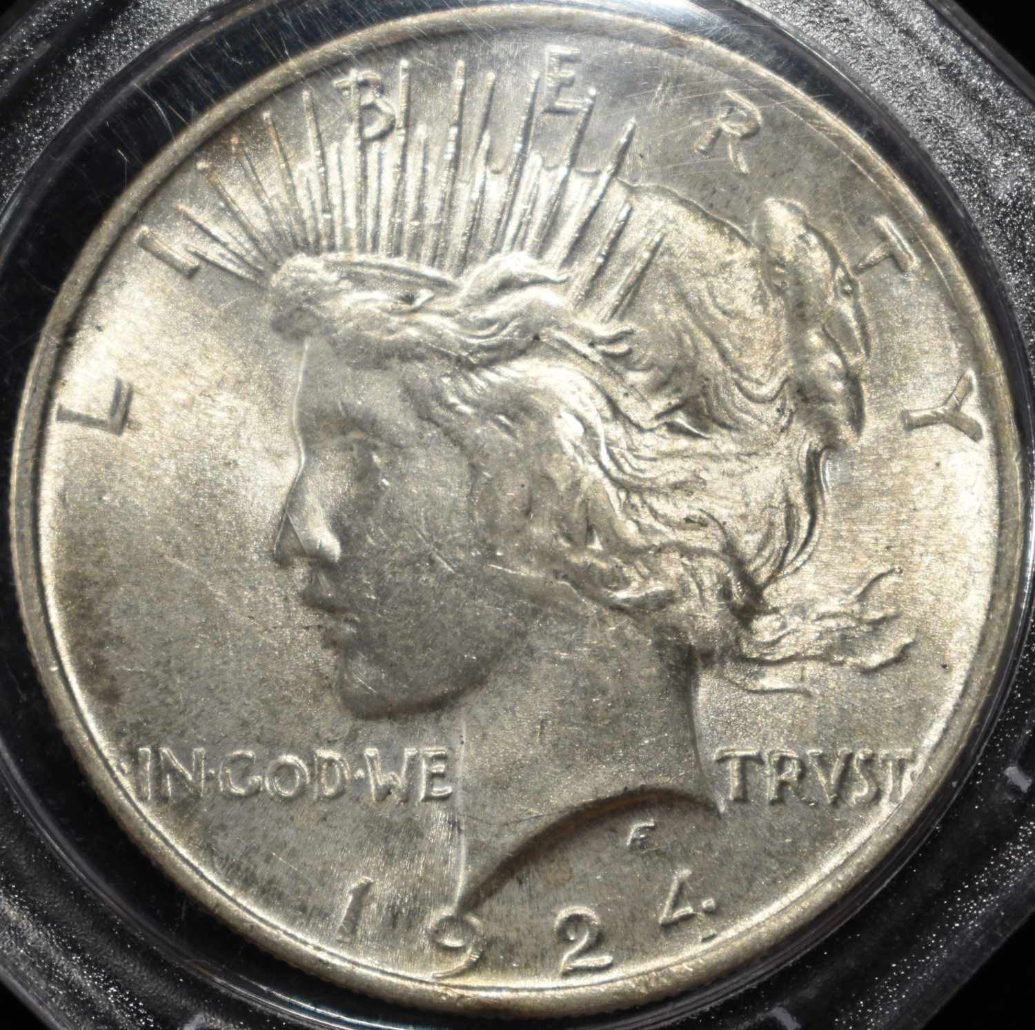 1924 PEACE DOLLAR W-FEATHERS