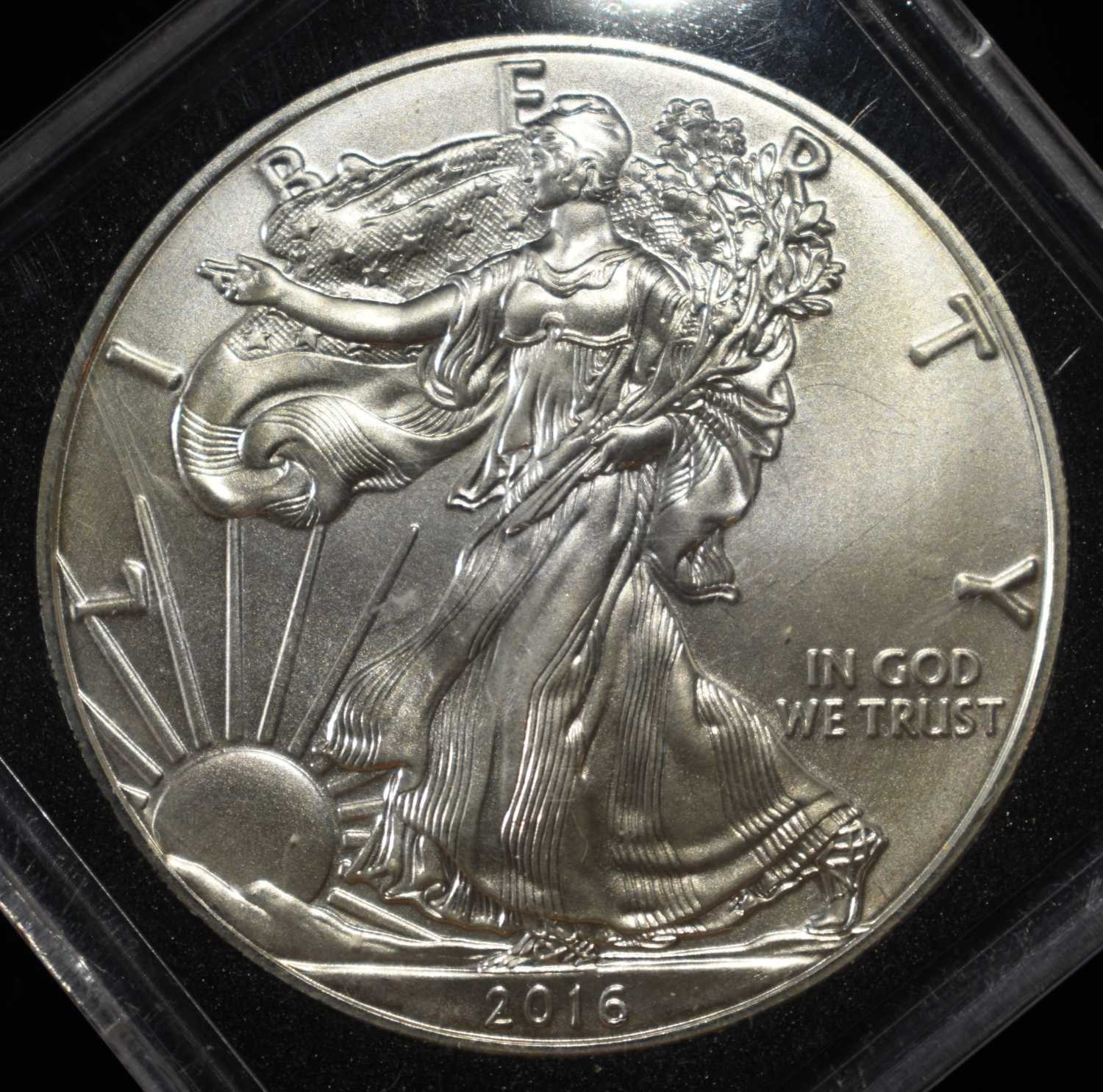 2016 AMERICAN SILVER EAGLE