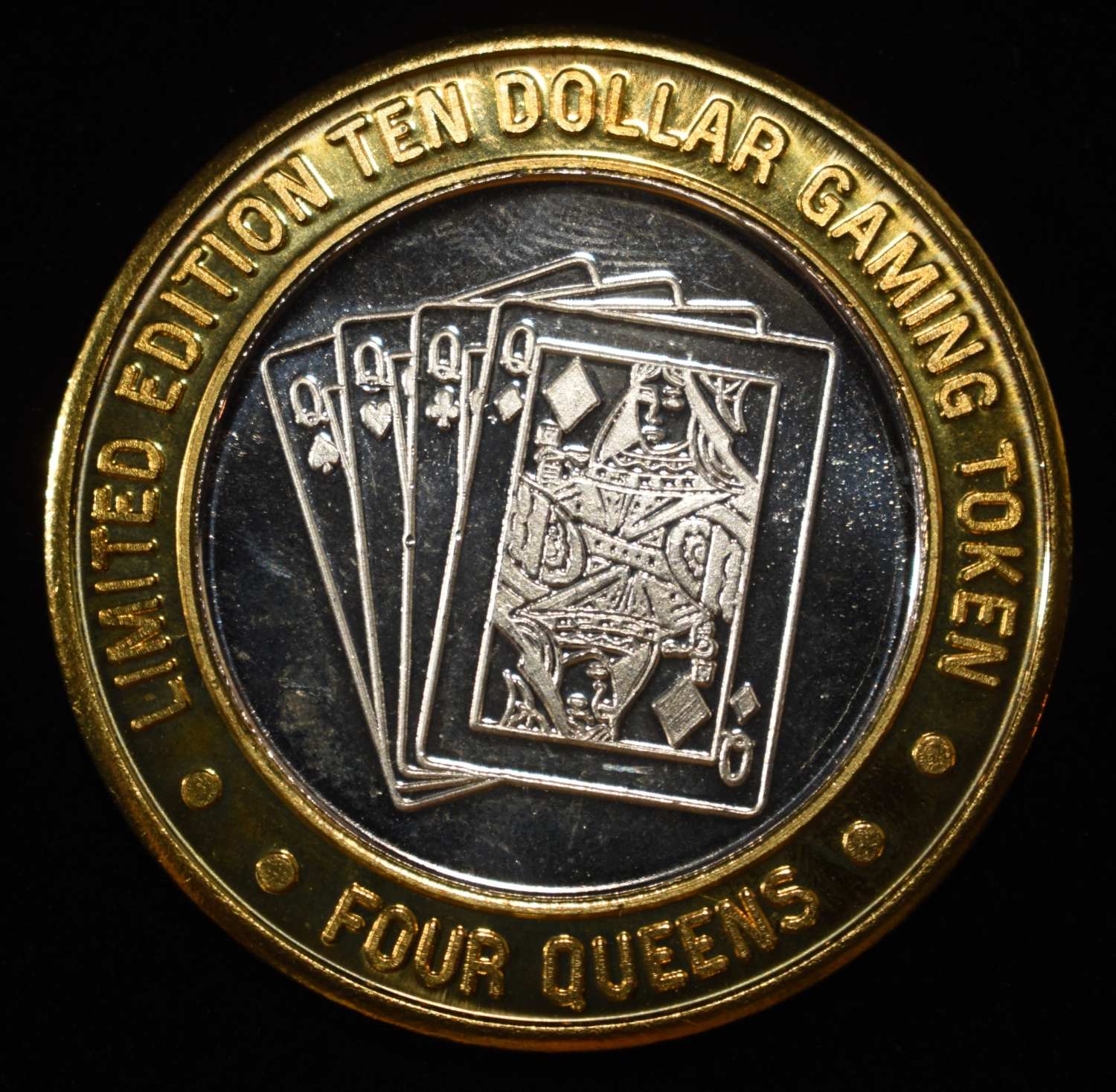 FOUR QUEENS .999 SILVER GAMING TOKEN