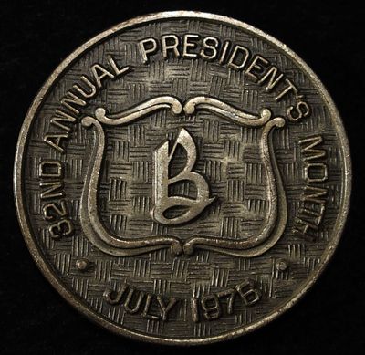 32ND ANNUAL PRESIDENTS APPROX 1 OZ 92.5% SILVER. CHECK OUT OUR UPCOMING AUCTIONS ESTIMATE $80 - $120.