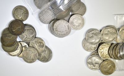 U.S. NICKEL LOT:. 50-CIRC LIBERTY, 40-FULL DATE CIRC BUFFALO & 15 CIRC SILVER WAR NICKELS 