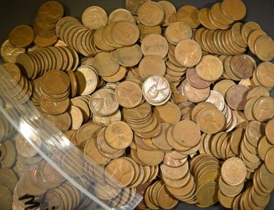 500-MIXED DATE CIRC LINCOLN WHEAT CENTS. TOP RATED AUCTION HOUSE ESTIMATE $90 - $110.