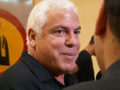 כדורסל מאליפות היסטורית חתום ע"י שחקני מכבי ת"א כדורסל. אוהדי מכבי ת"א בכדורסל? את הכדור הזה אתם 