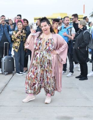 נטע ברזילי - האוברול איתו נחתה בישראל לאחר הזכייה באירוויזיון. את הזכייה ההיסטורית וההיסטרית של נטע 