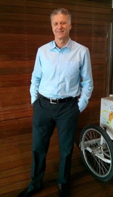 מיקי ברקוביץ' - כדורסל חתום. כדורסל ייחודי חתום בחתימתו של מיקי ברקוביץ, גדול שחקני הכדורסל של 