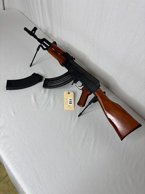 MAK-90 Sporter. 7.62x39; flip up sight, 2 mags
