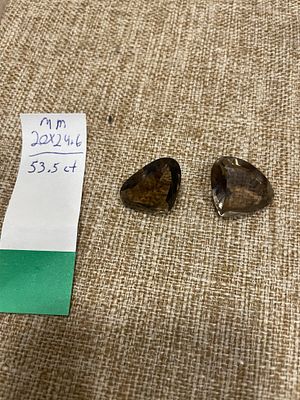 אבן ציטרין מרהיבה בליטושה. 2 אבנים 
22x24.6 mm 
53.5ct