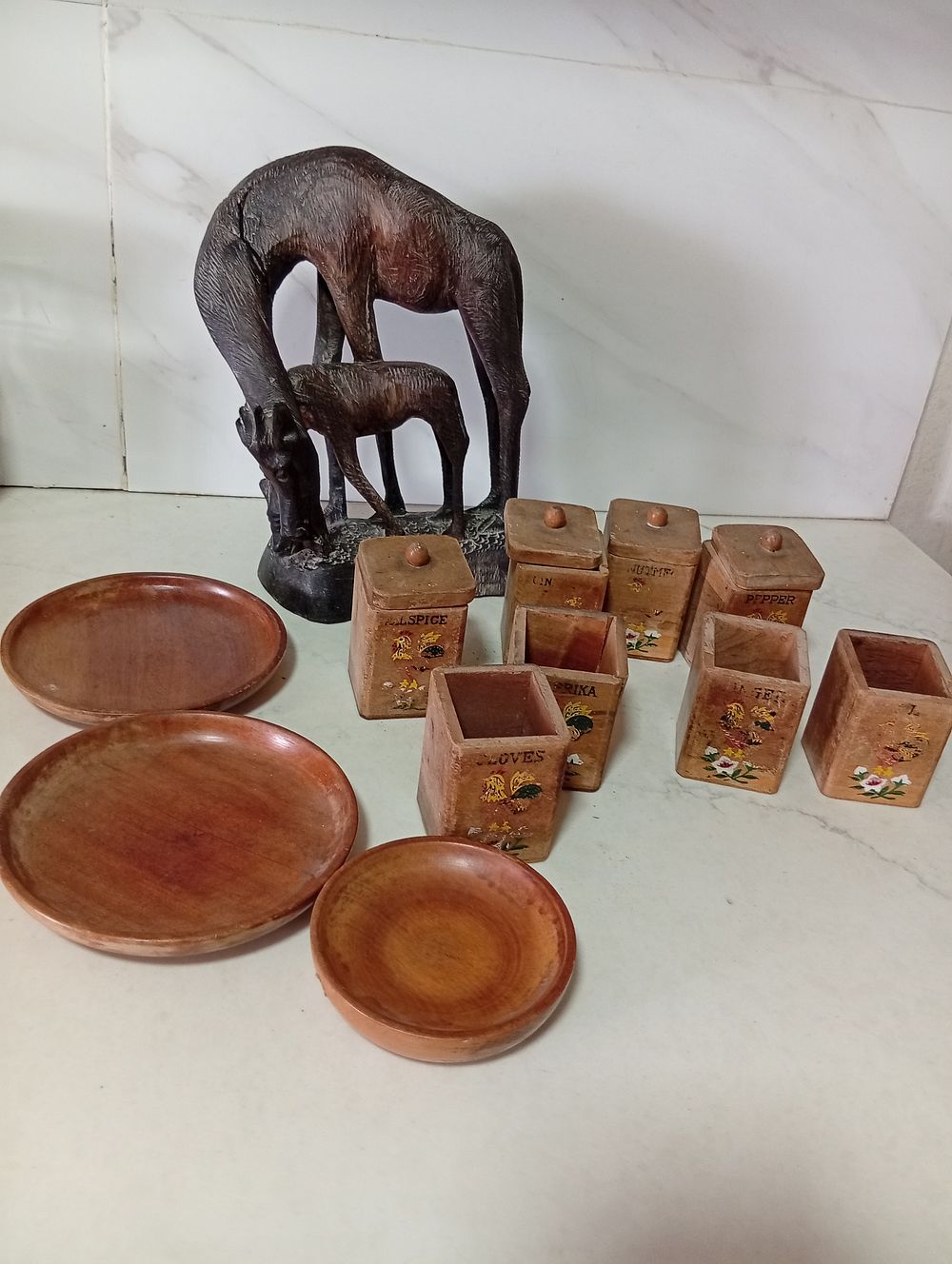 פסל סוסים מעץ מודבק זקוק להדבקה + צלחות עץ+ קופסאות עץ