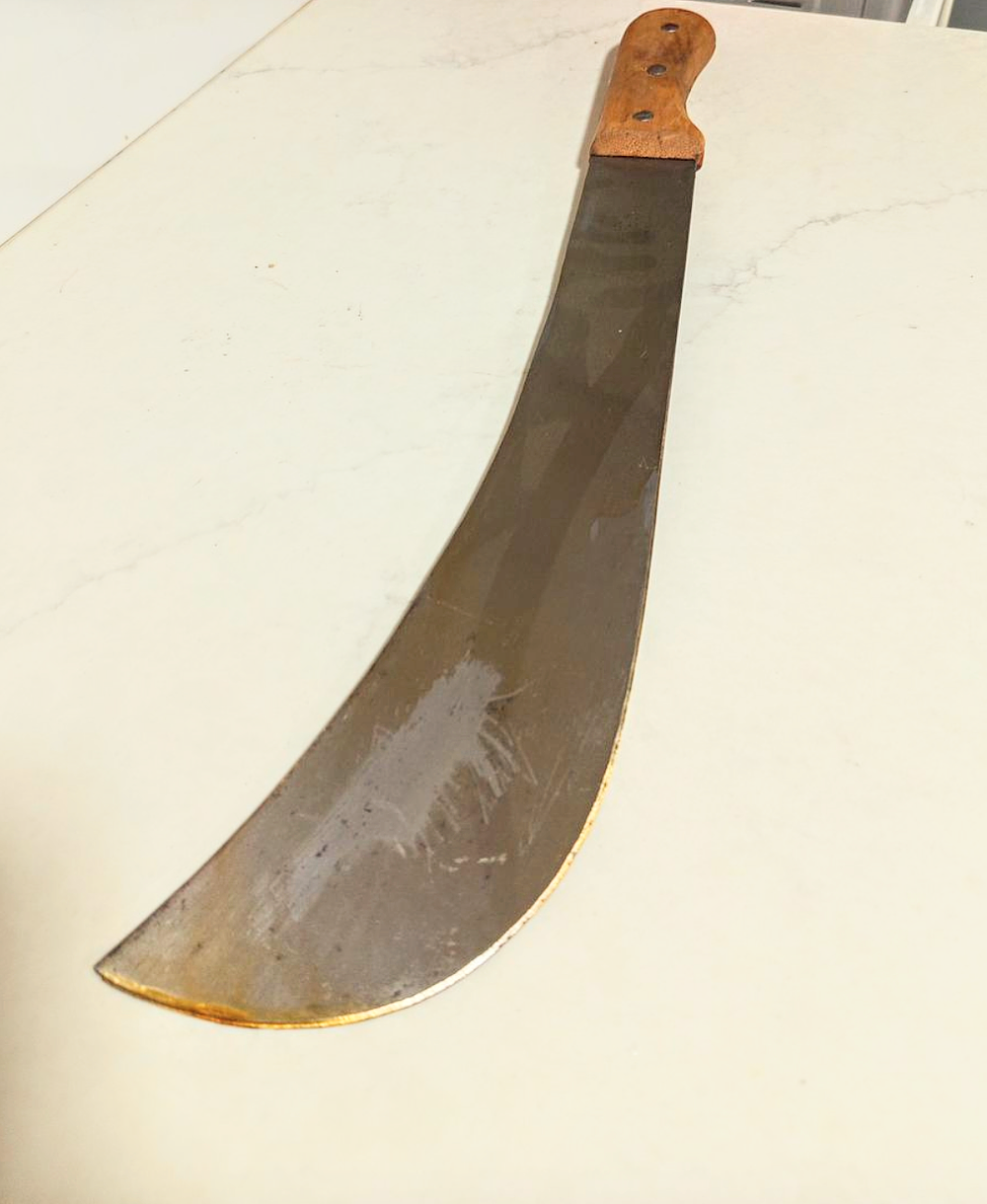 מאצטה כבדה מסיבית חתומה 
גודל 58 ס''מ אורך חתומה