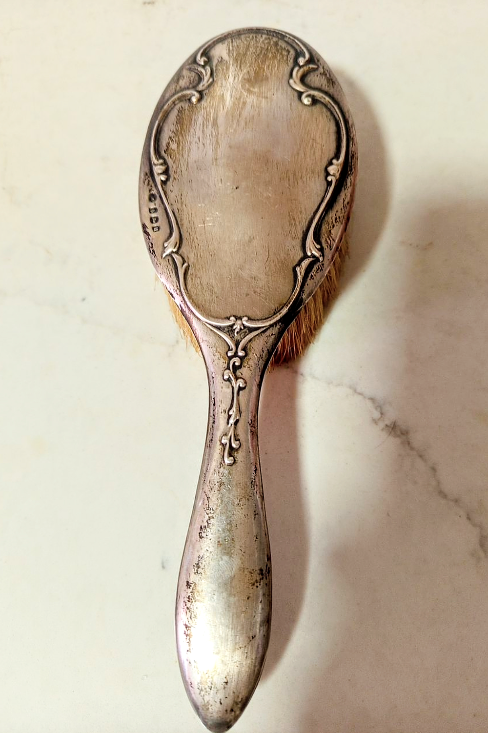 מברשת גדולה כסף. מברשת גדולה כסף 107 נקודה שמונה גרם 
חתונה עבודת יד 
אורך 23 סמ