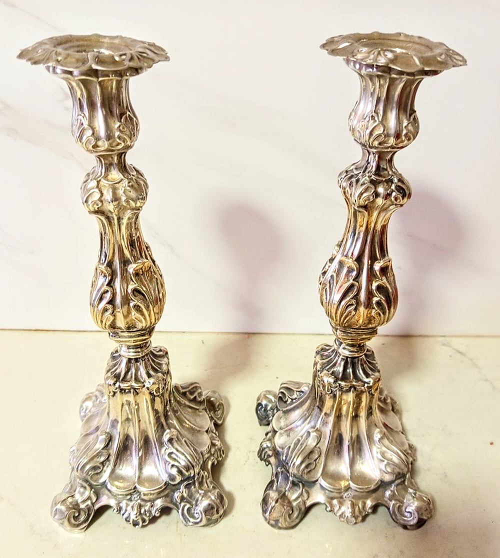 זוג פמוטים מכסף . פמוטי שבת כסף 925 – הצורפים, ישראל המאה ה-20 28 ס"מ. 422 גרם. Pair of Sterling 