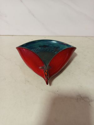 מאפרת קרמיקה מהממת צבעונית 
עבודת יד 
אורך רוחב 18 על 19 סמ