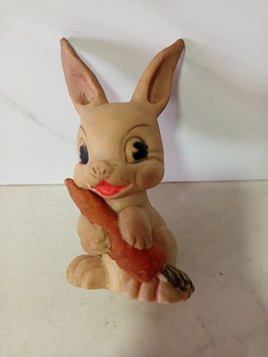 בובת מאייר חתום במצב טוב מאוד 
גובה 18 ס''מ 
אורך רוחב 17 על 9 סמ