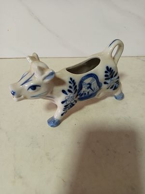 מתקן רטובים הולנדי מפורצלן חתום . במצב טוב חתום 
גובה 10 ס''מ 
אורך רוחב 16 על 5 סמ 
צ'יפ קטן 